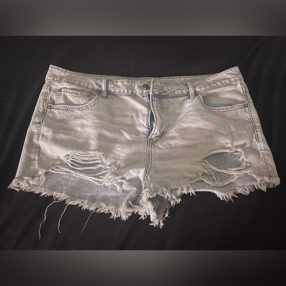 American eagle light washed denim ripped shorts
